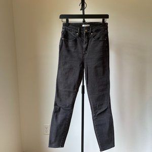 Good American Good Curve Black Straight Jeans
